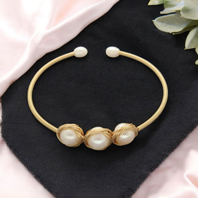 "Mallory Pearl Bracelet - JPSEP-24-248 - Click here to View more details about this Product